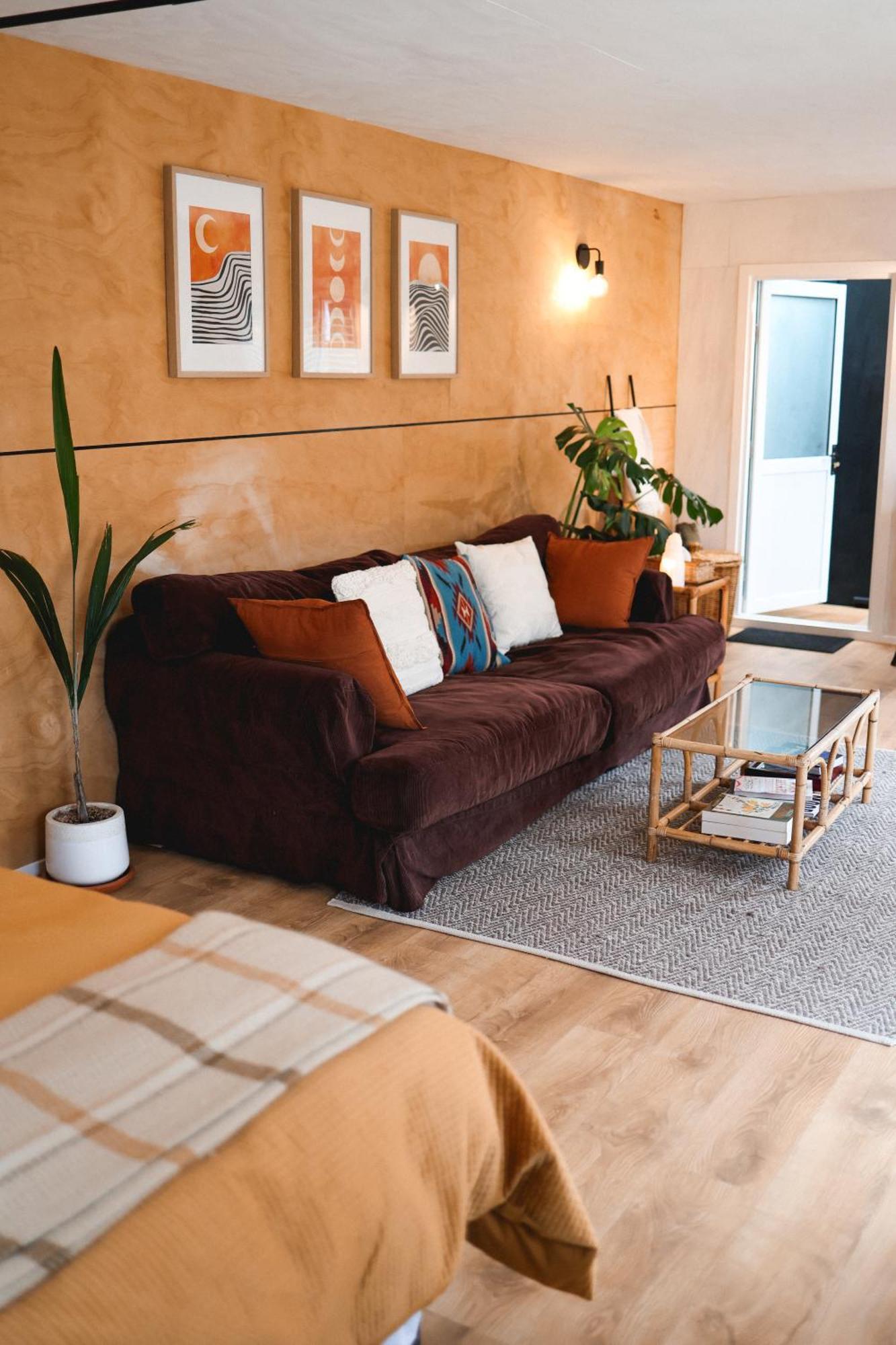 Kaitake Kabana - Unique, Off-Grid, Studio Retreat Oakura Bagian luar foto