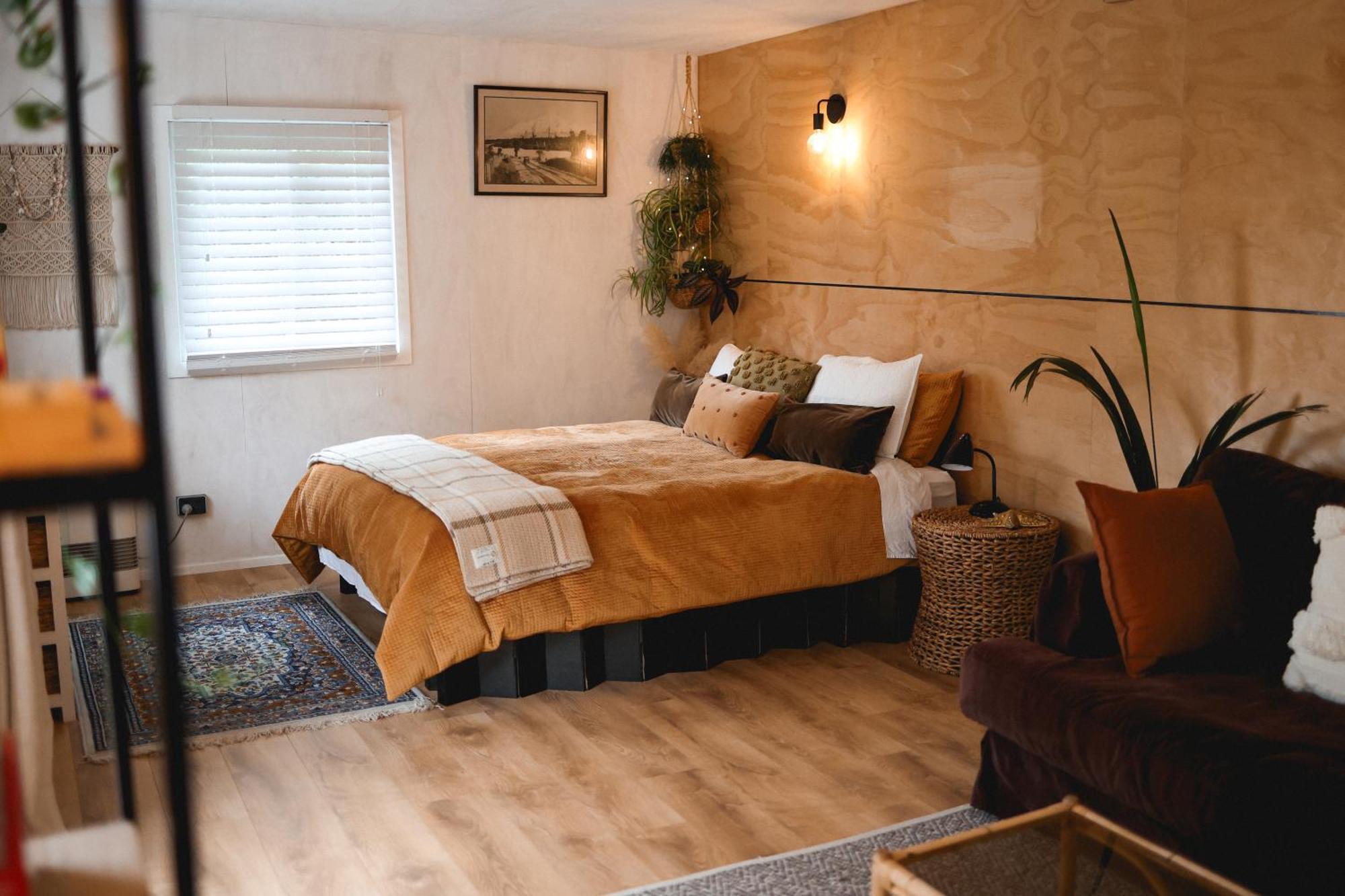 Kaitake Kabana - Unique, Off-Grid, Studio Retreat Oakura Bagian luar foto